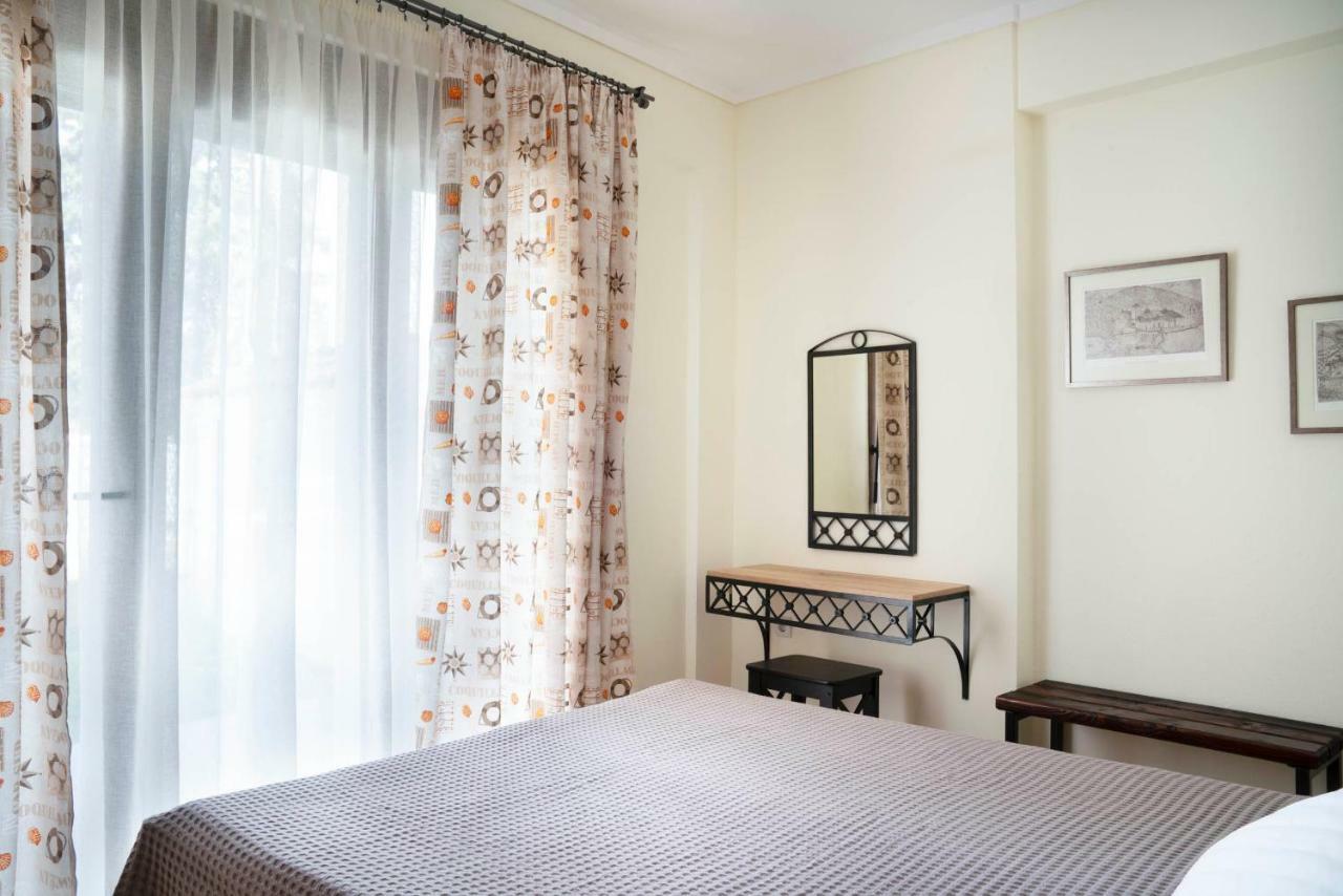 Alexandros Maisonettes Nea Moudania Buitenkant foto