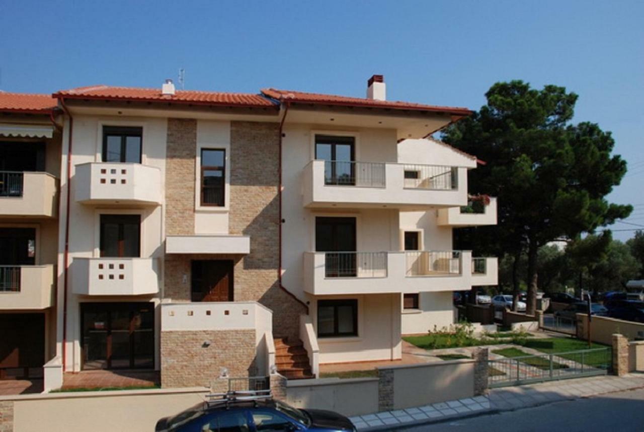 Alexandros Maisonettes Nea Moudania Buitenkant foto